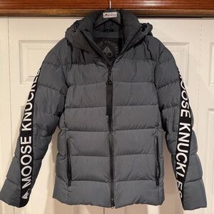 Moose Knuckles Puffer Jacket (Gray - Small)